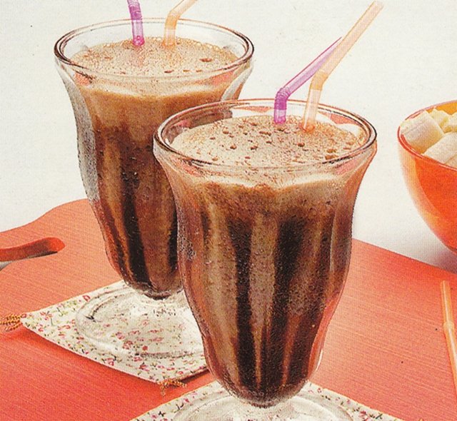 Milk-shake de banana com chocolate