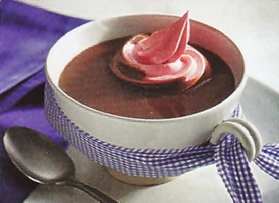 Chocolate quente com marshmallow colorido