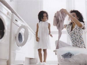 Como lavar roupas com sujeiras difíceis
