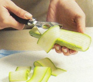 Como cortar vegetais e legumes em tiras