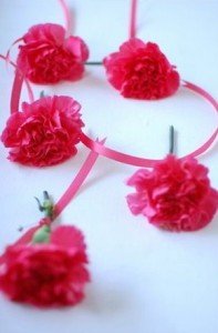 Como fazer corsages para os convidados