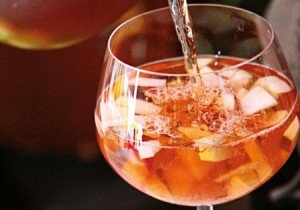 Receita de sangria tradicional de vinho tinto