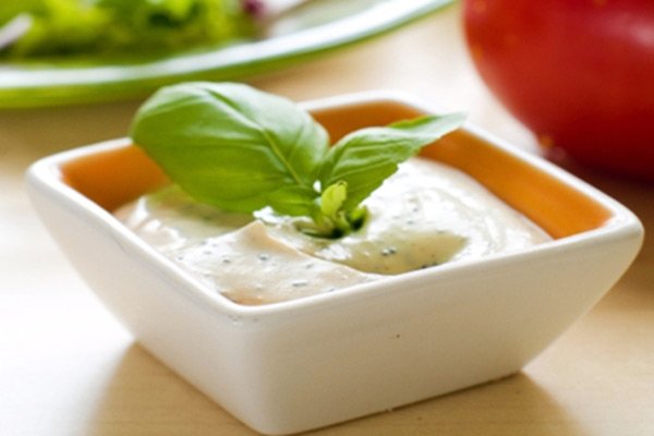 Molho de iogurte para salada de folhas verdes