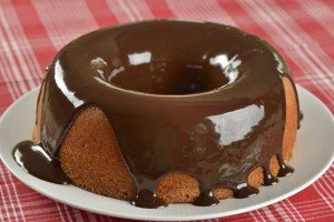 Receita de bolo de laranja com cobertura de chocolate 