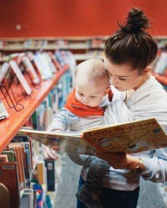 Ouvir histórias torna seu filho mais inteligente na vida adulta