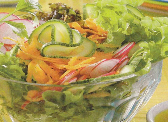 Salada de abobrinha, de cenoura e rabanete