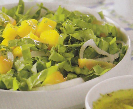 Salada de almeirão com manga