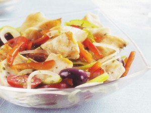 Receita de salada de frango com legumes