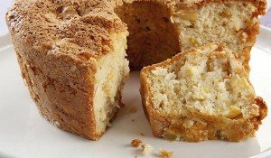 Receita de bolo de maçã, banana e aveia