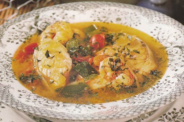 Moqueca de peixe e camarão