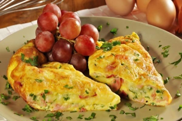 Omelete de presunto e queijo