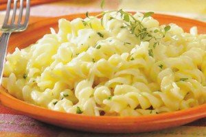 Receita de macarrão parafuso no micro-ondas