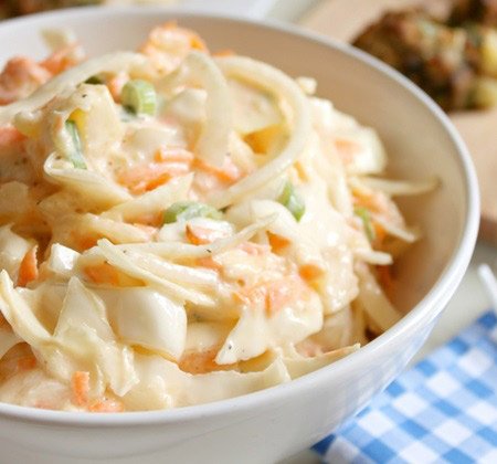 Salada de repolho e abacaxi