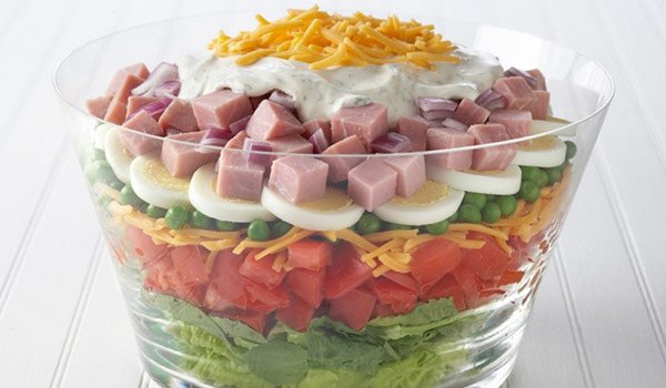 Salada em camadas