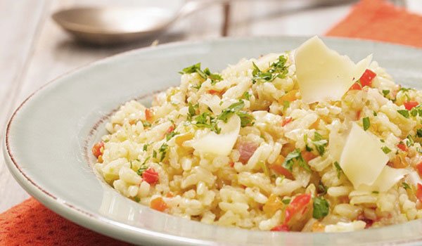 Arroz com legumes e queijo