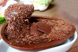 Receita de ovo de páscoa recheado com brigadeiro