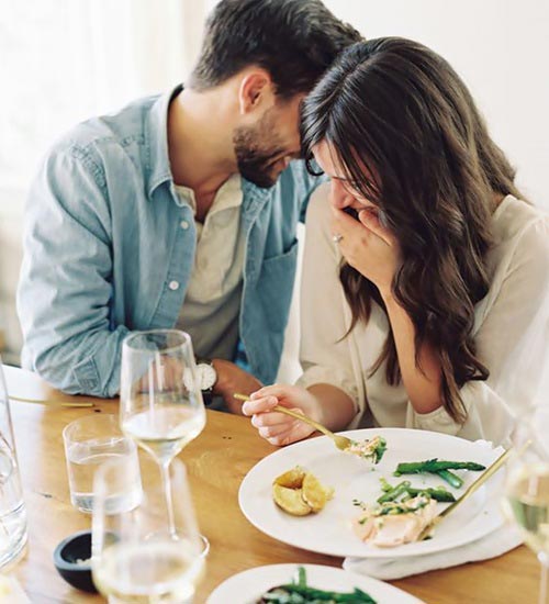 Casais que riem juntos são mais felizes