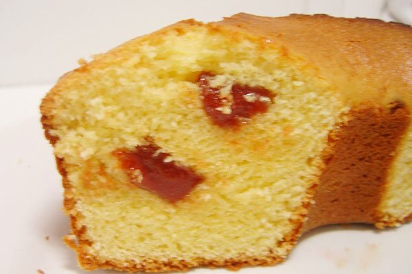 Receita de bolo de fubá com goiabada